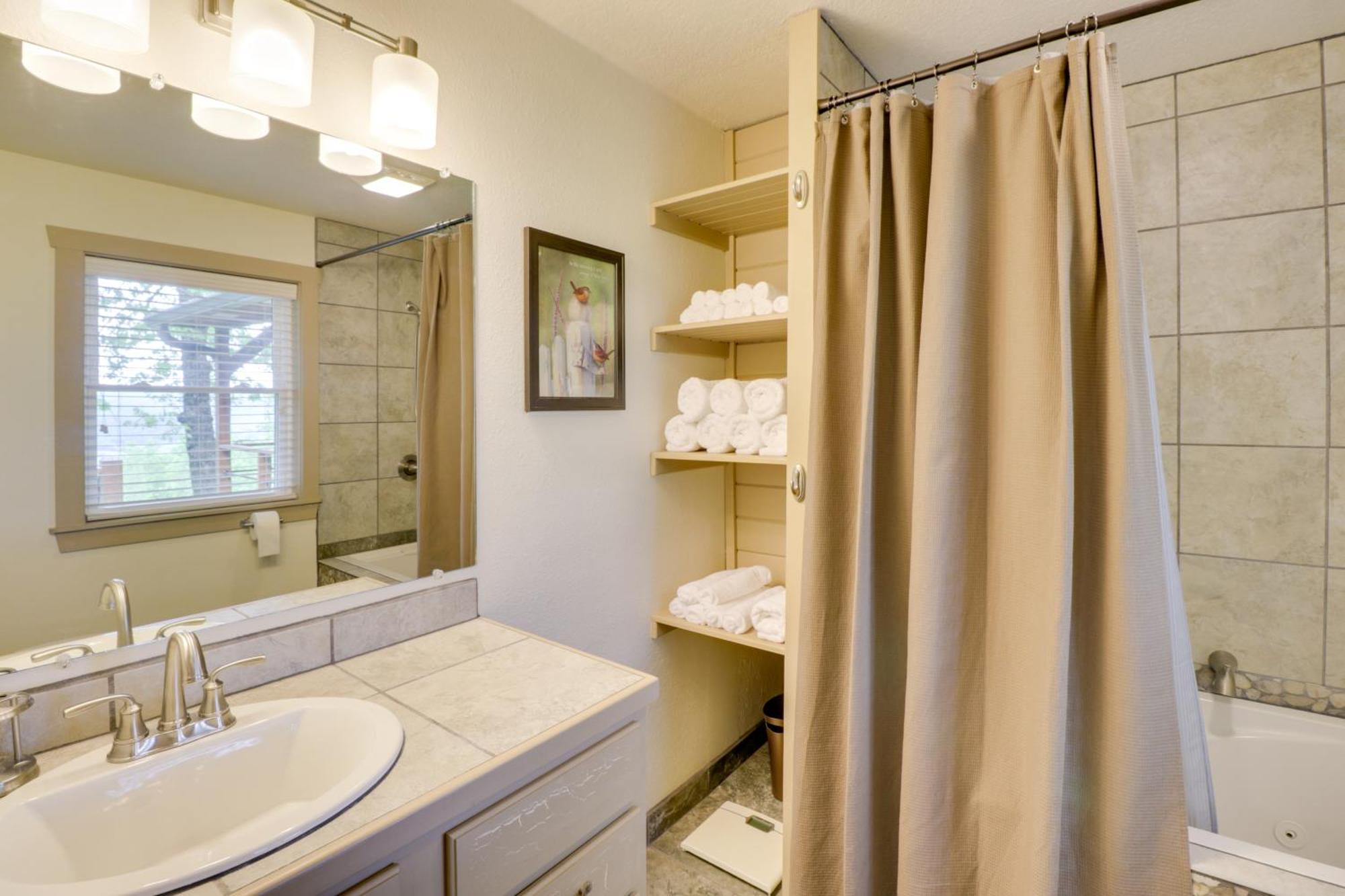 Spacious And Elegant Mountain View Cabin With Deck! מראה חיצוני תמונה