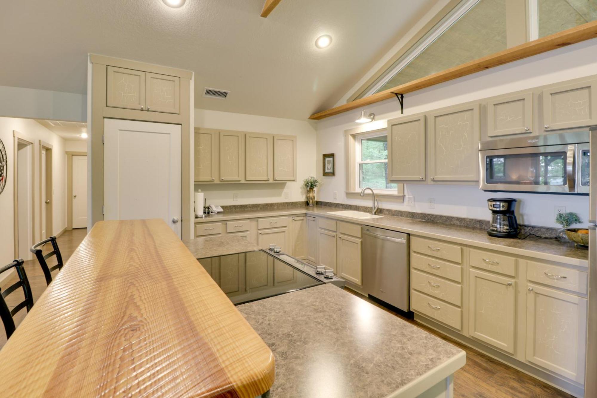 Spacious And Elegant Mountain View Cabin With Deck! מראה חיצוני תמונה