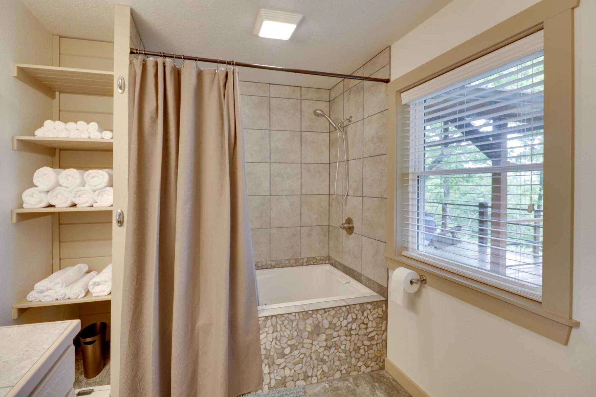 Spacious And Elegant Mountain View Cabin With Deck! מראה חיצוני תמונה